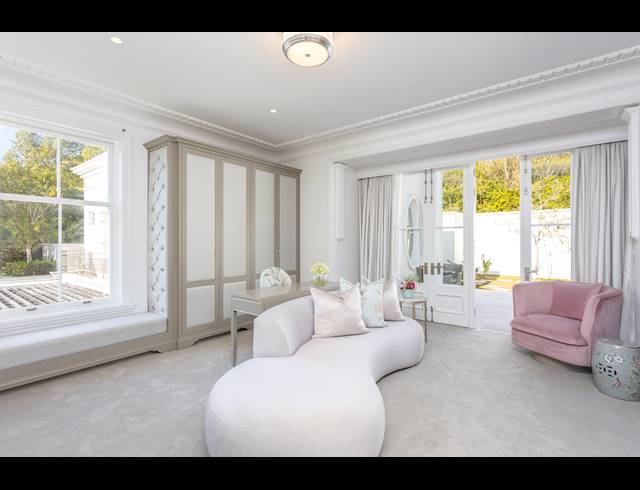 6 BEDROOM FREESTANDING TO LET IN BISHOPSCOURT